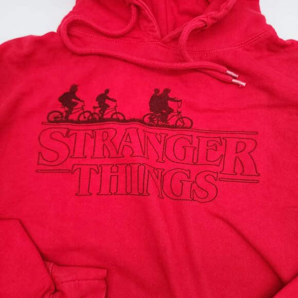 Stranger Things Red Pullover Hoodie M Netflix Official Merch Cotton/Polyester Bl - Picture 2 of 4